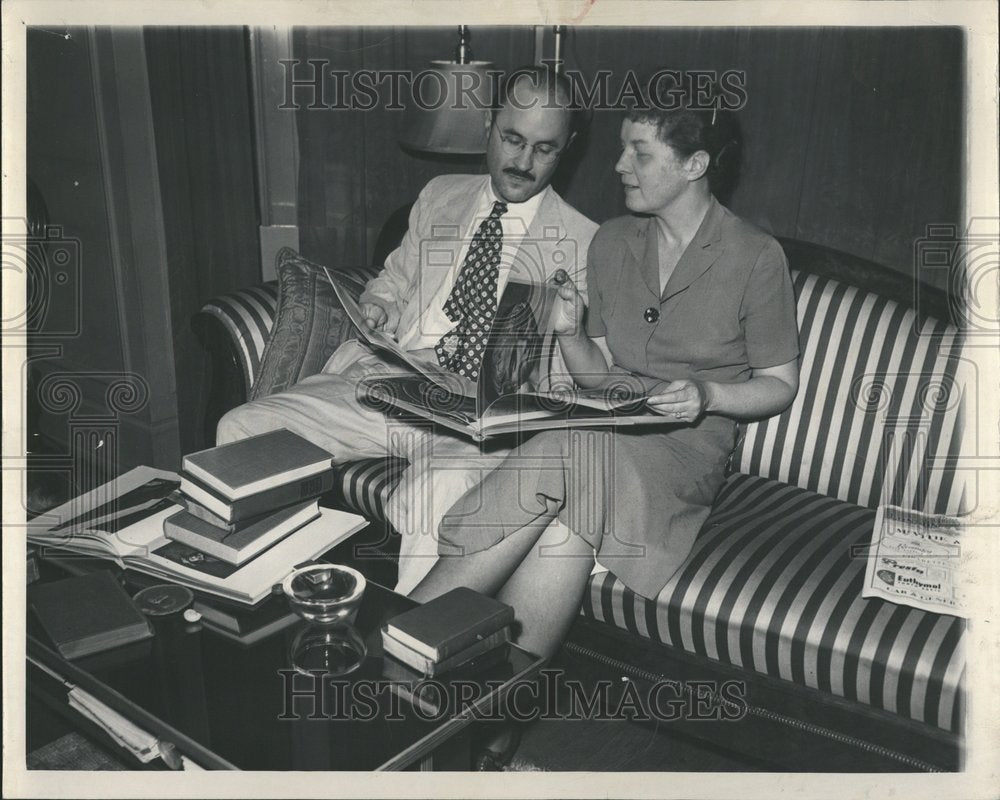 1948 Edgar Richardson Art Director wife - Historic Images