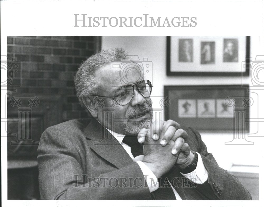 1987 Press Photo Lloyd Richards Heritage House Drama - RRV72161 - Historic Images