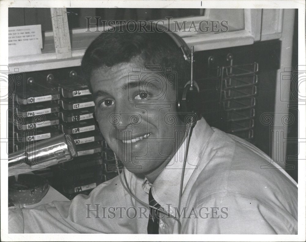 1969 Press Photo Arren Pierre Radio - RRV72391 - Historic Images