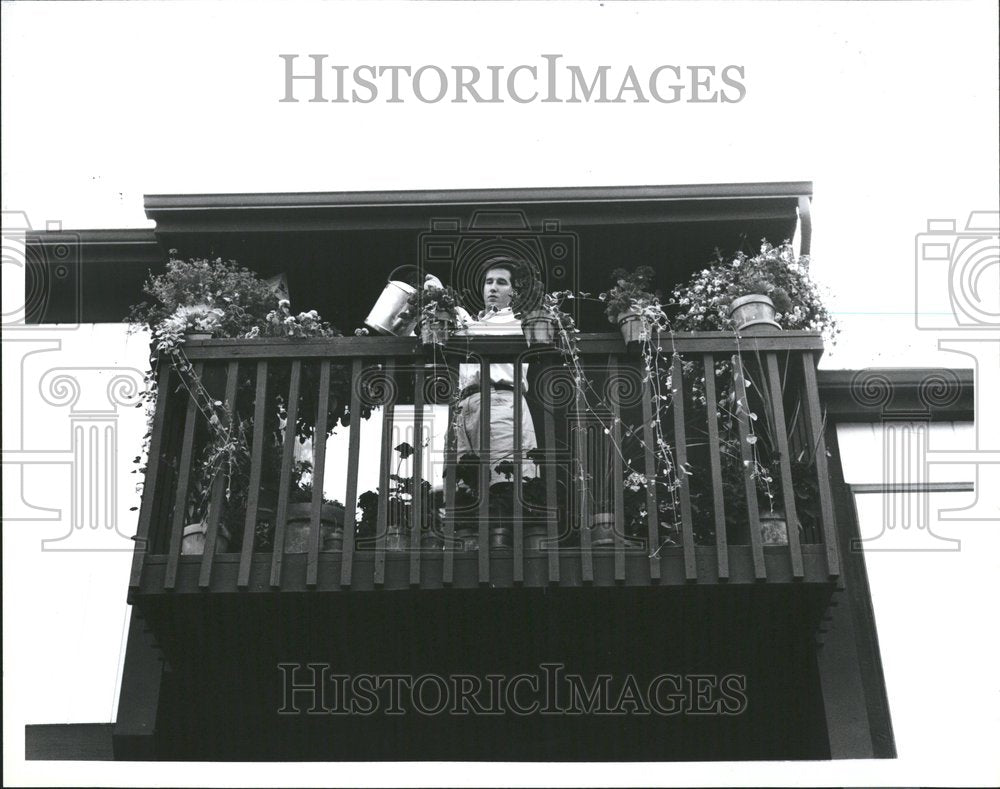 1991, Walt Pilon Care Balcony Garden - RRV72577 - Historic Images