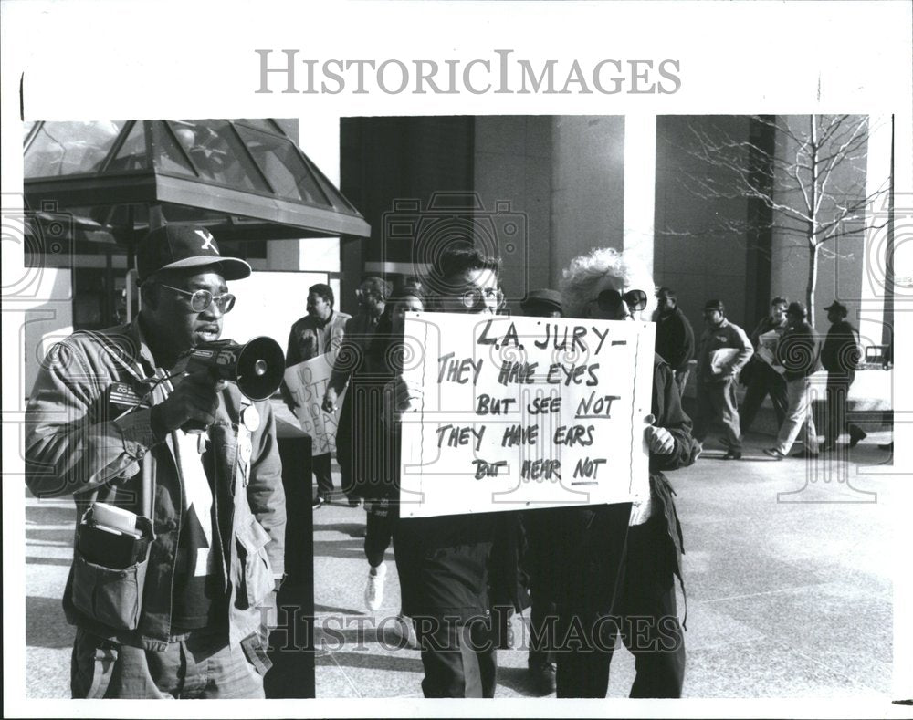 1992, Bruce Kendel Anthony Williams Pickets - RRV72671 - Historic Images