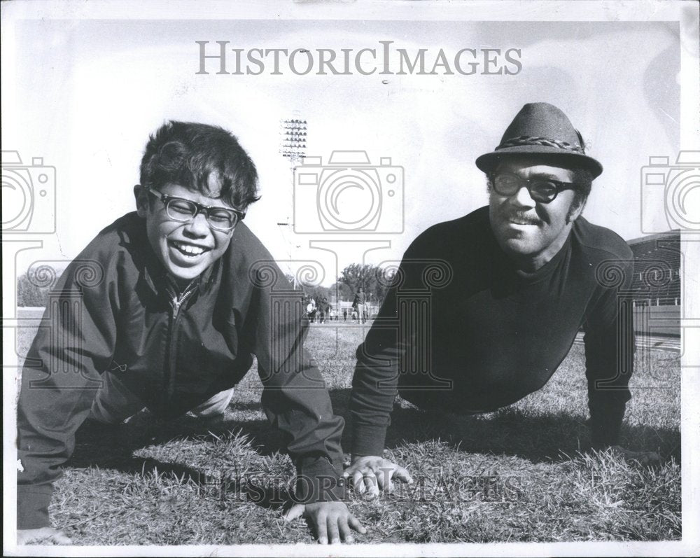 1969 Press Photo Physical Fitness Cedric Thomas Vernon - RRV72715 - Historic Images