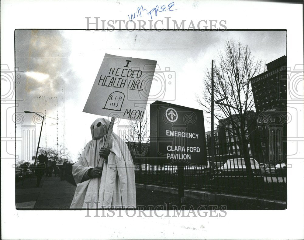 1983 Press Photo Health Care Picketing In Detroit - RRV72725 - Historic Images