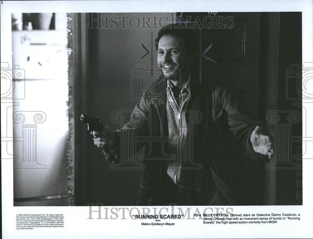 1988 Press Photo Running Scared Detective Billy Crystal - RRV72849 - Historic Images