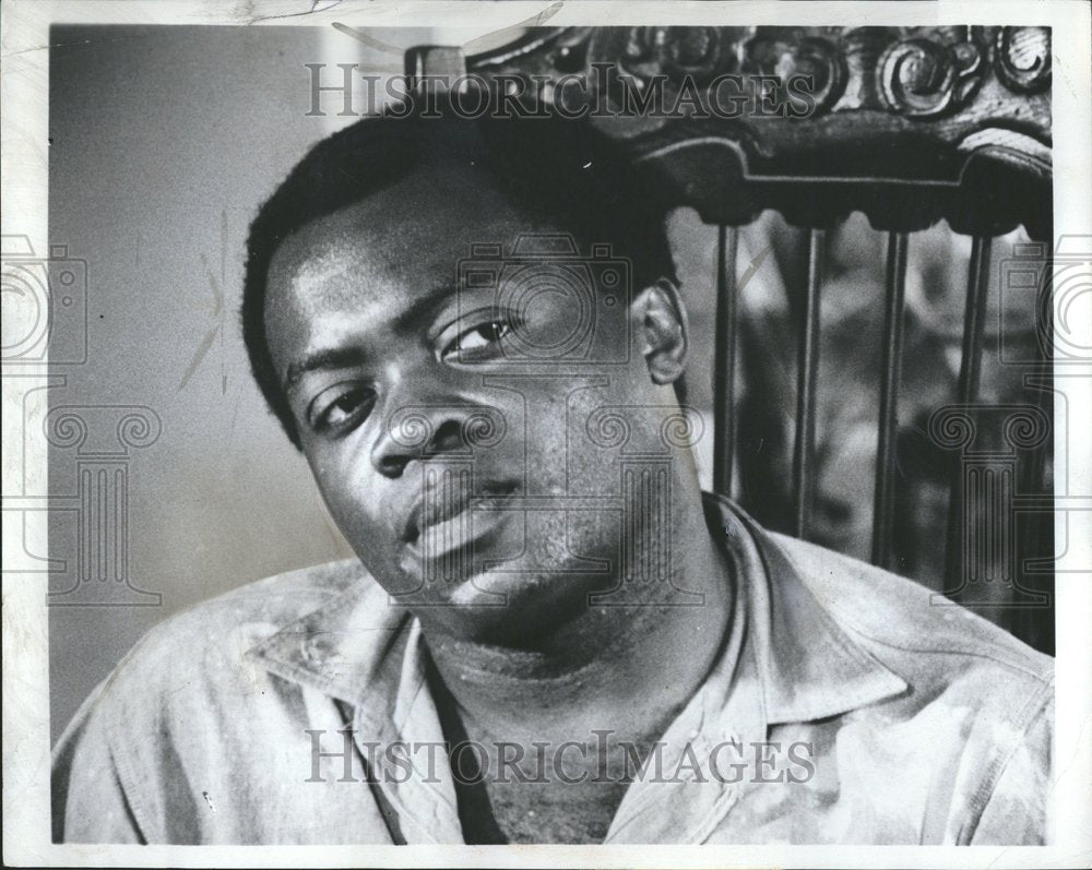 1972 Press Photo Yaphet Kotto Artist Bone scene Madison - RRV73167 - Historic Images