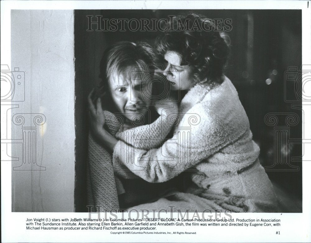 1986 Press Photo Jon Voight JoBeth Williams Desert Bloo - RRV73589 - Historic Images