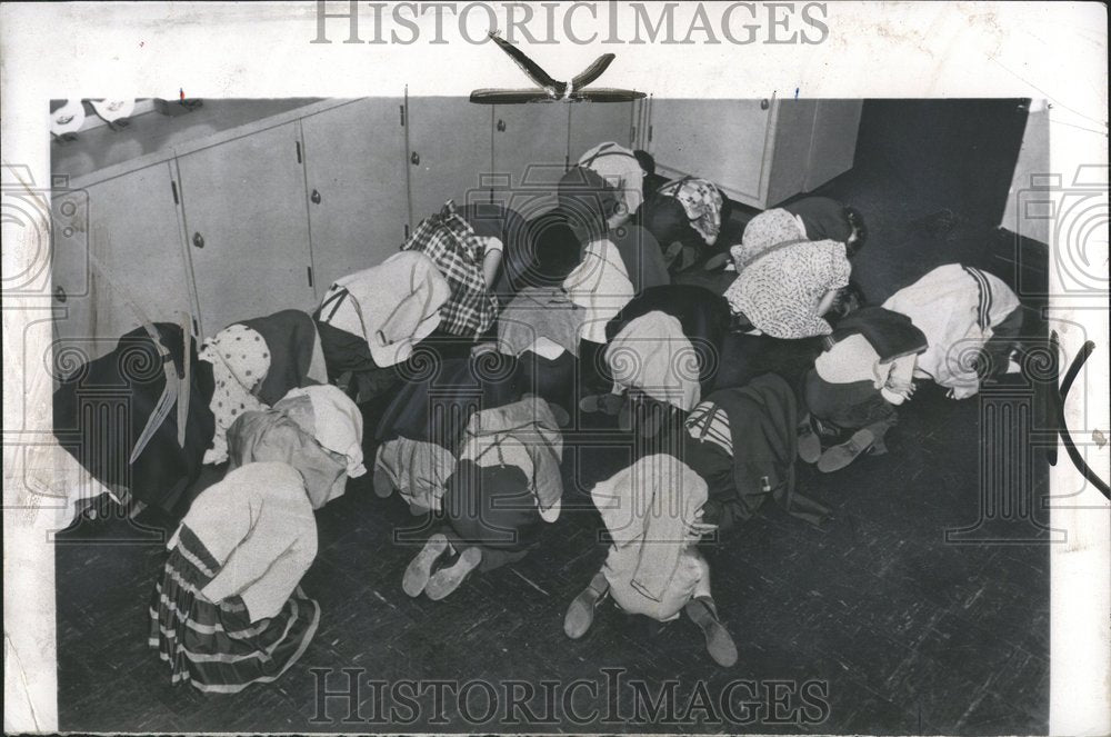 1954 Kindergarten Pupils Operation Alert - Historic Images