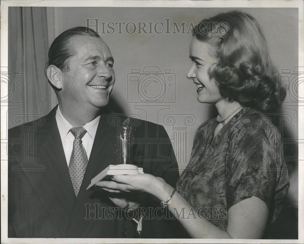 1951 Press Photo James Howard Dunn American Film Actor - RRV73705 - Historic Images