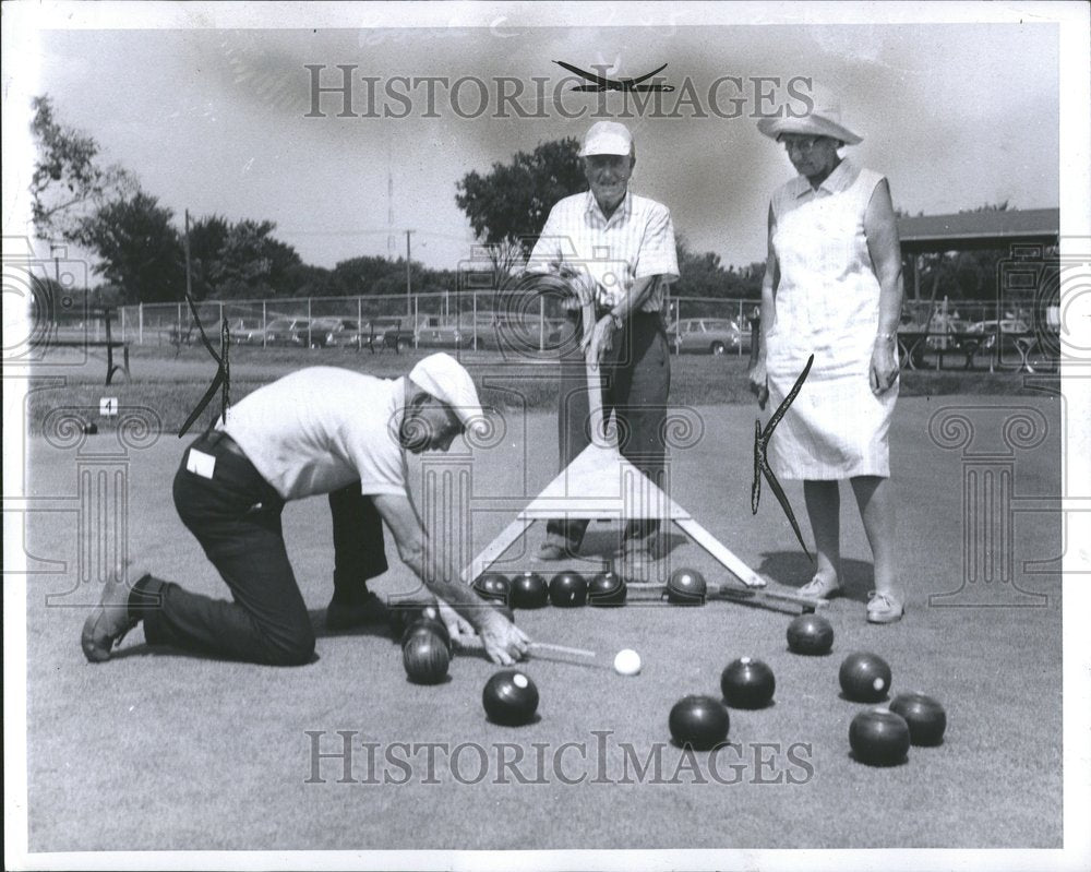 1969 Press Photo John Short Mary Hinds Alec Currie Bowl - Historic Images