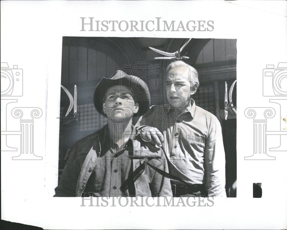 1964 Press Photo Ryan O&#39;Neal Lloyo Nolan - RRV73863 - Historic Images