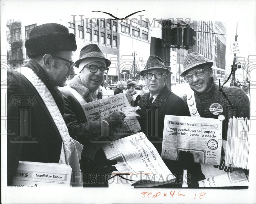 1968 Old News Boys Detroit Chuck Papers - Historic Images