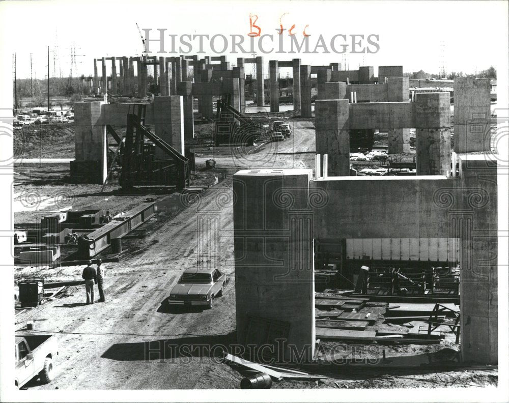 1981 Press Photo Highway bridge Milwaukee Detroit road - RRV73949 - Historic Images