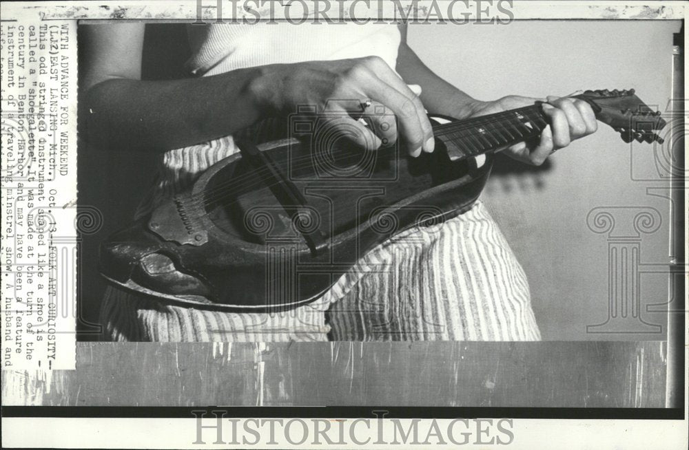 1975 Press Photo Shoegalette stringed instrument shaped - RRV74209 - Historic Images