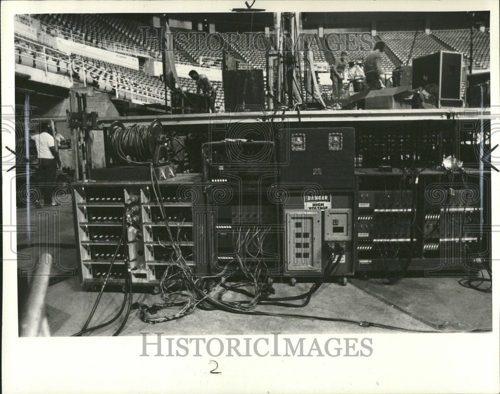 1981 Press Photo Joe Louis arena music instrument dias - RRV74299 - Historic Images