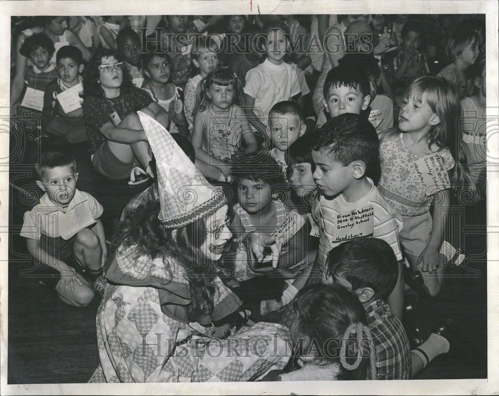 1969 Strobe light Puppets clowns summer-Historic Images