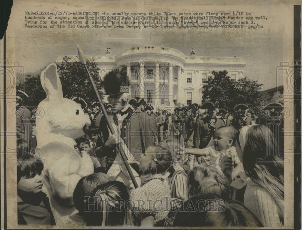 1971, Washington Jack Vying Old Guard Eastal - RRV74833 - Historic Images