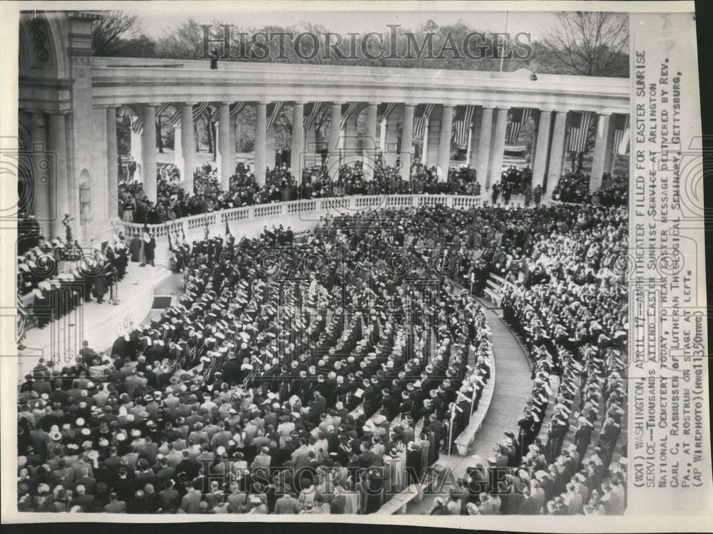 1975 Easter Sunrise Service crowd Arlington-Historic Images