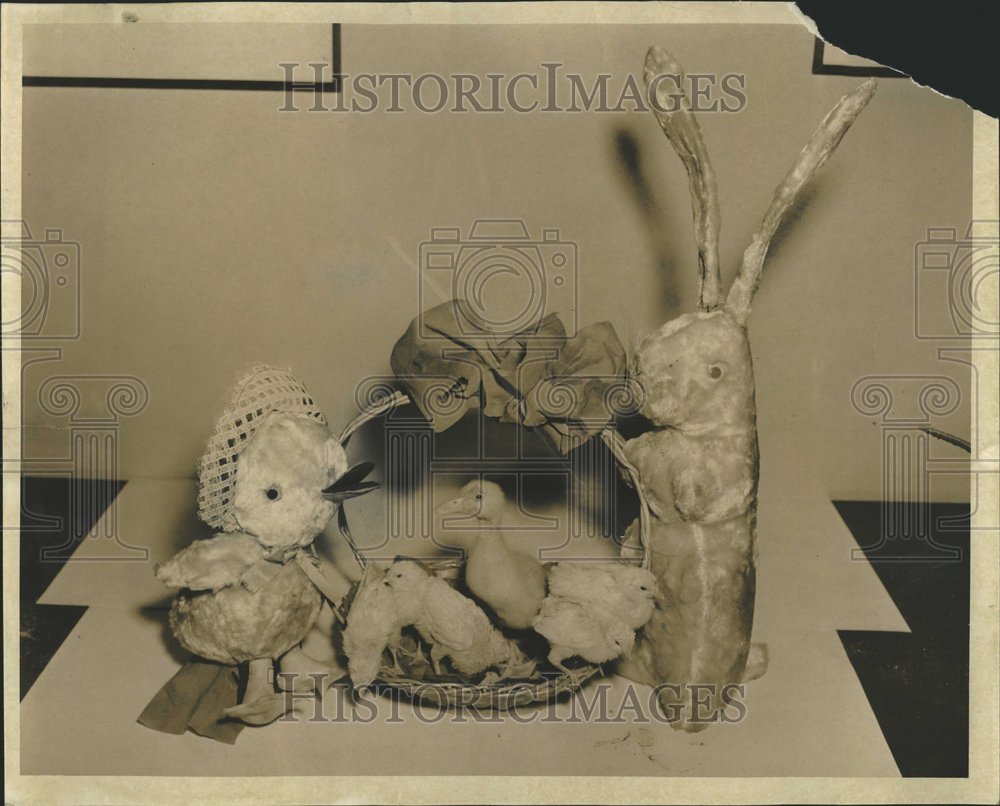 1955, Stuffed Toy Animals baby Chicks Gift - RRV75115 - Historic Images