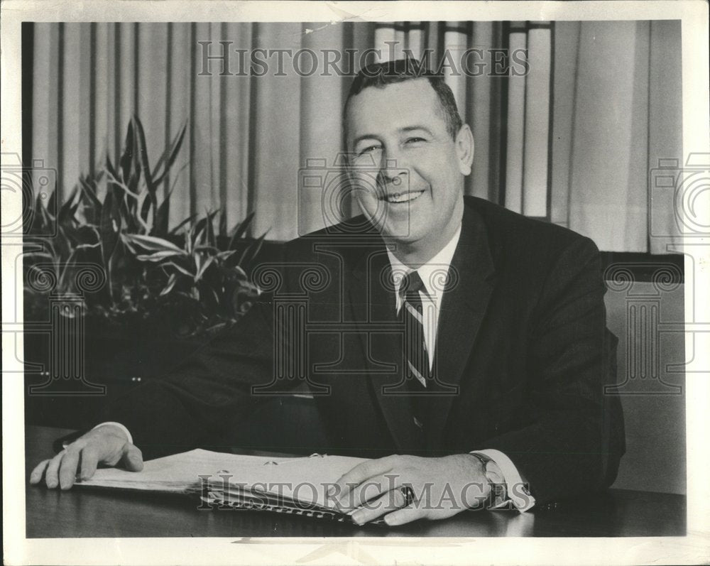 1962 Press Photo President Chrysler Corp Lynn - RRV75331 - Historic Images