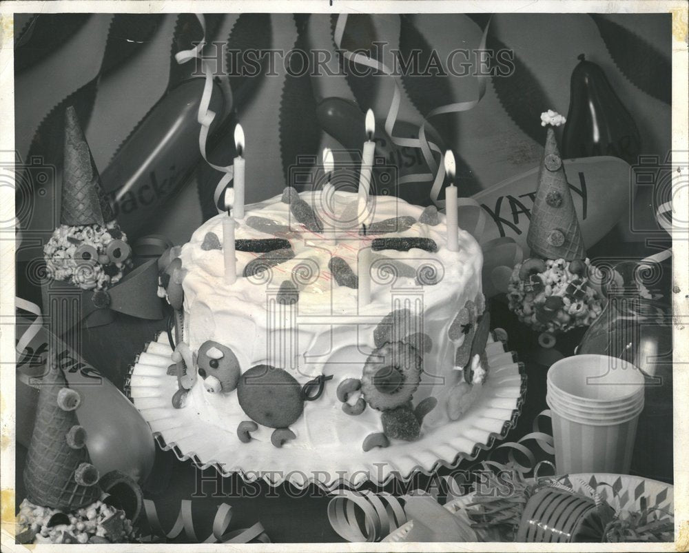 1966 circus cake child&#39;s birthday party-Historic Images