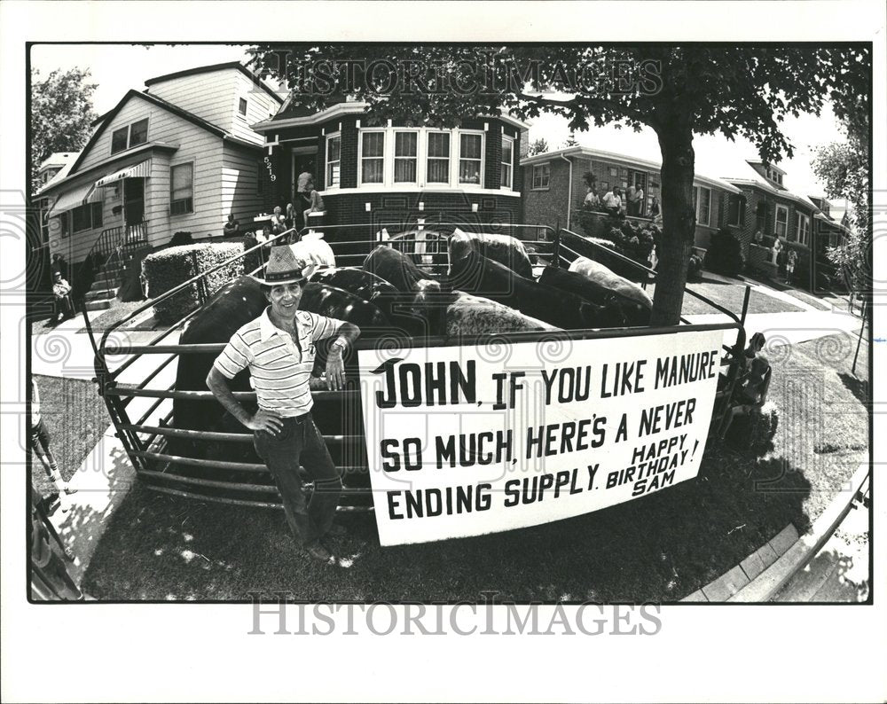 1980 Press Photo Birthday Head Cattle John Mater - Historic Images