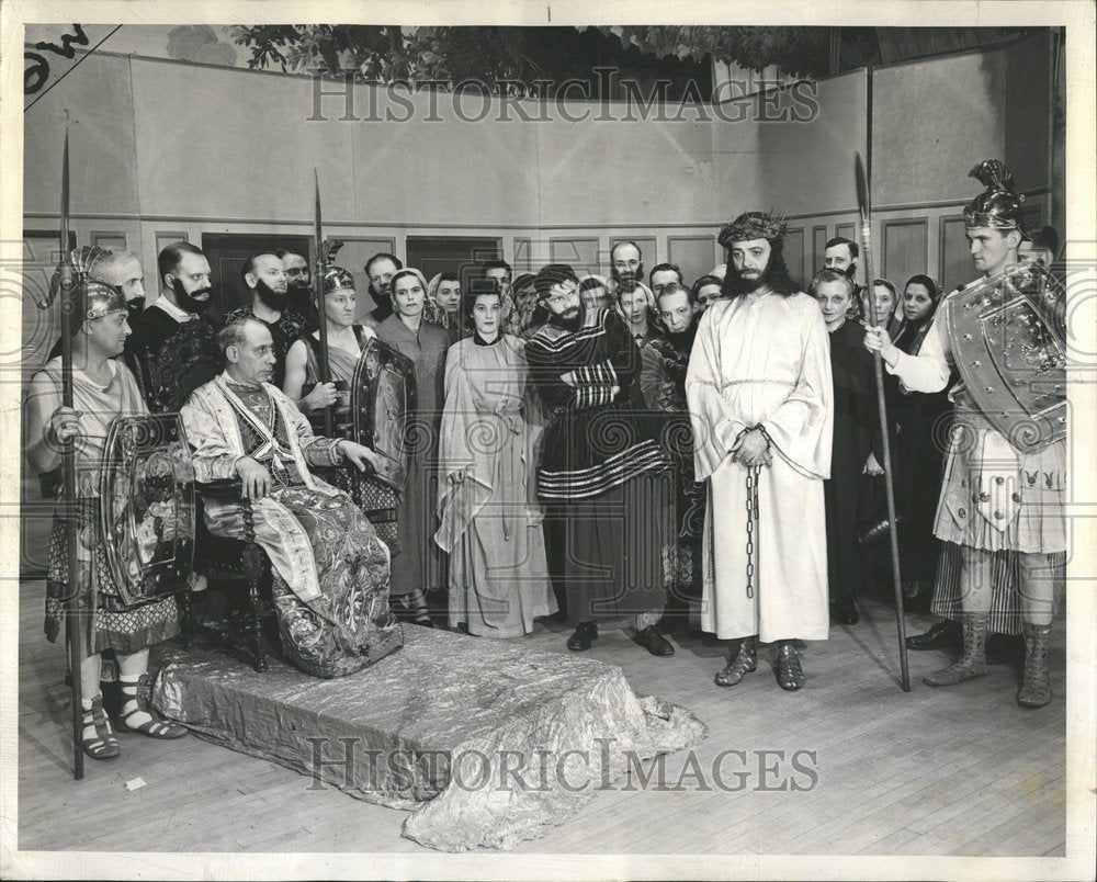 1952 Press Photo Easter Play scene of The Trial - RRV75563 - Historic Images