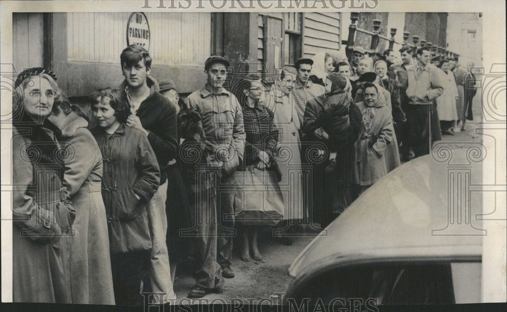 1958, Biddeford Main Breadline Food Charity - RRV76055 - Historic Images