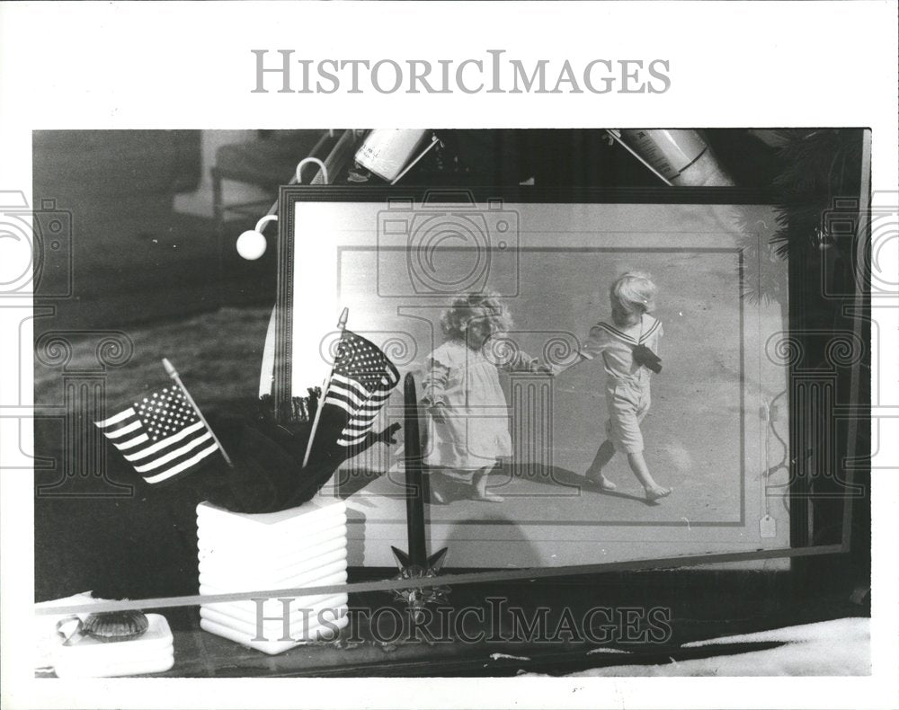 1991 American Flag Red Candle Store Window-Historic Images