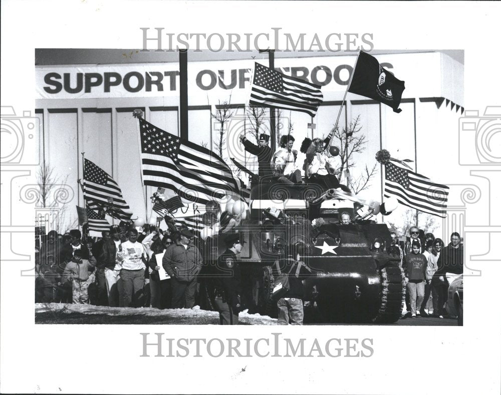 1991, Support Troops Rally Tank Leads Parade - RRV76605 - Historic Images