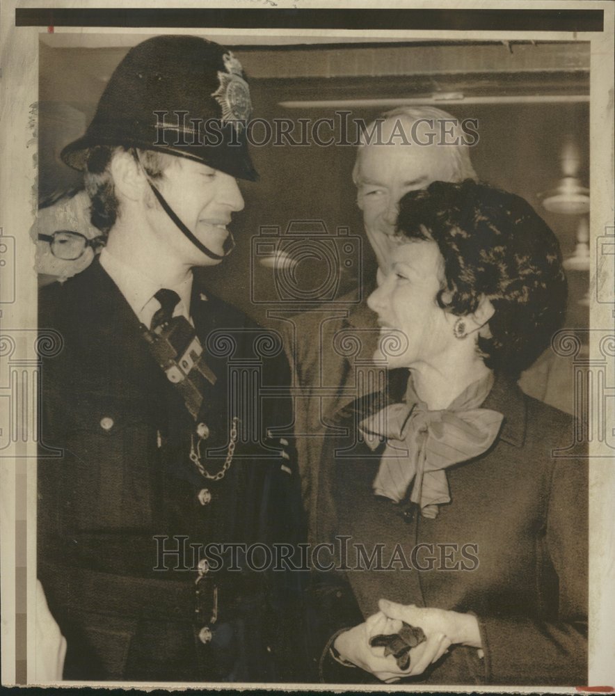 1976, US Ambassador Arrives London Armstrong - RRV77267 - Historic Images