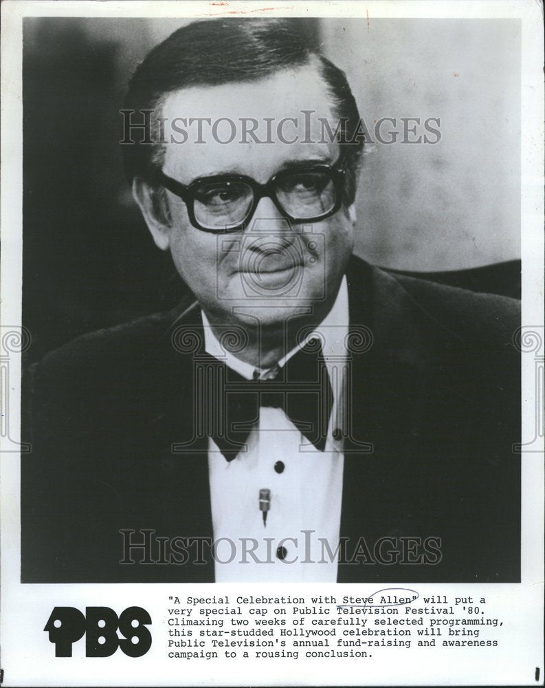 1980, Steve Allen Musician Actor Comedian - RRV77877 - Historic Images