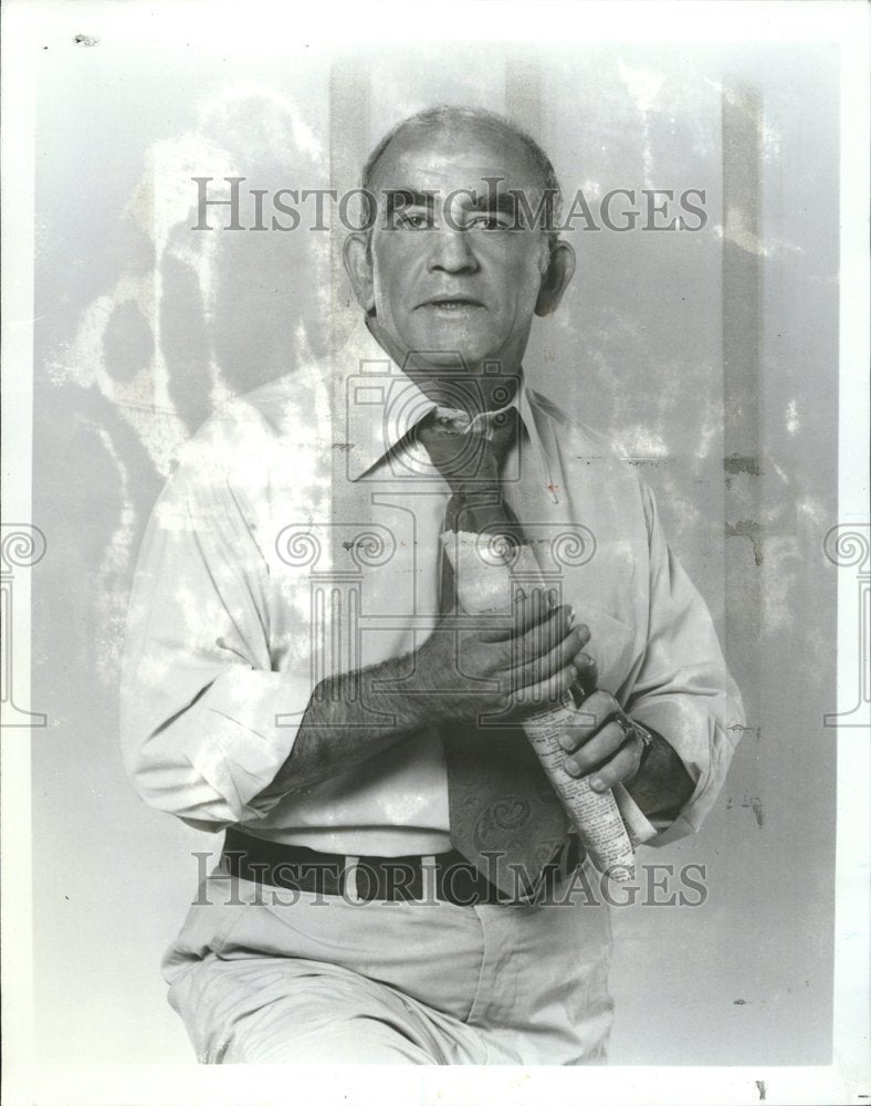 1980, Actor Ed Asner - RRV77915 - Historic Images