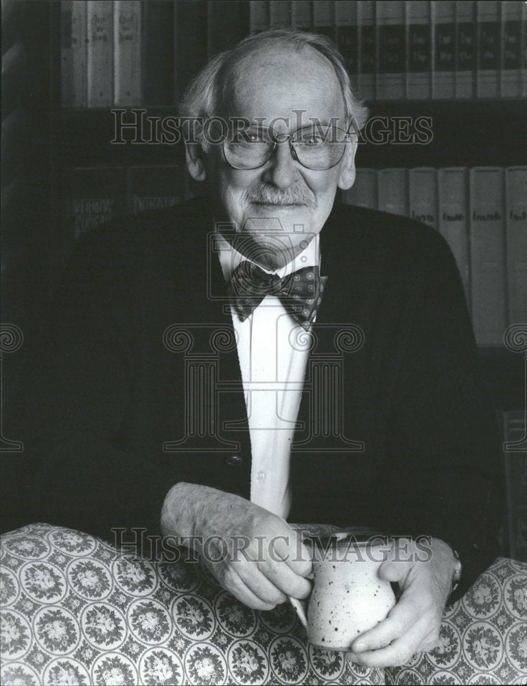 1986, The Cavanaughs Series Actor Hughes - RRV77975 - Historic Images