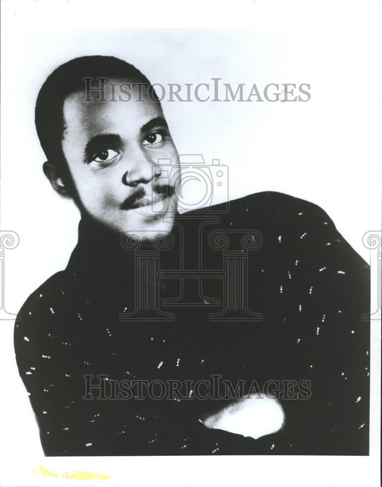 1985, Entertainer Promotional Shot Sweater - RRV78019 - Historic Images