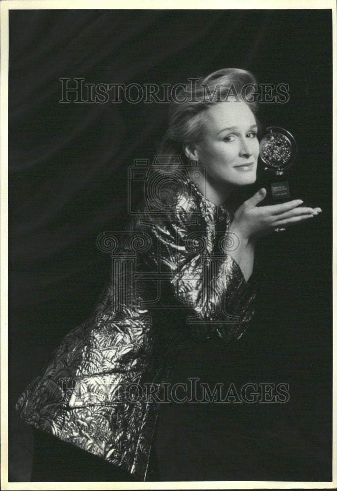 1992, Glenn Close Actress Tony Awards Host - RRV78489 - Historic Images