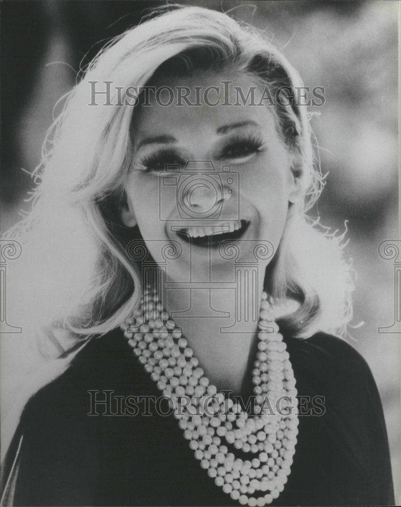 1988 Press Photo Diane Ladd Film Actress Director Mich - RRV79155 - Historic Images