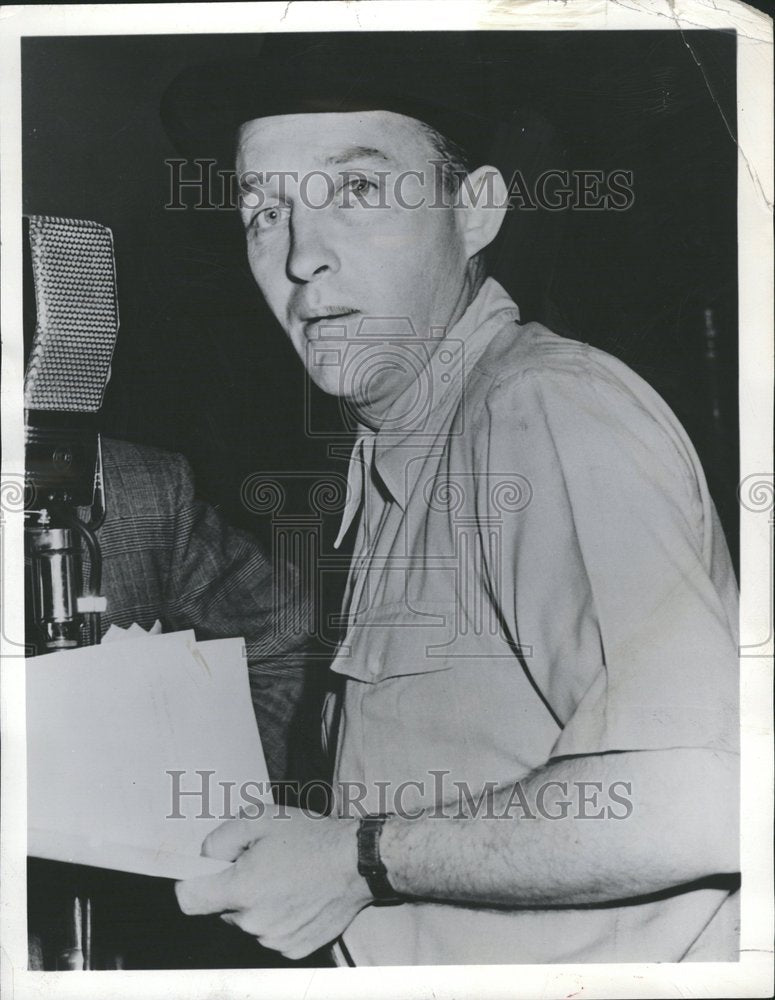 1956 Press Photo Bing Crosby Recording Everett Sloane - Historic Images