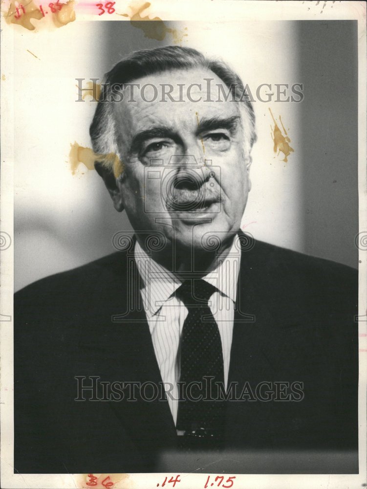 1981 Walter Cronkite Anchorman Host - Historic Images