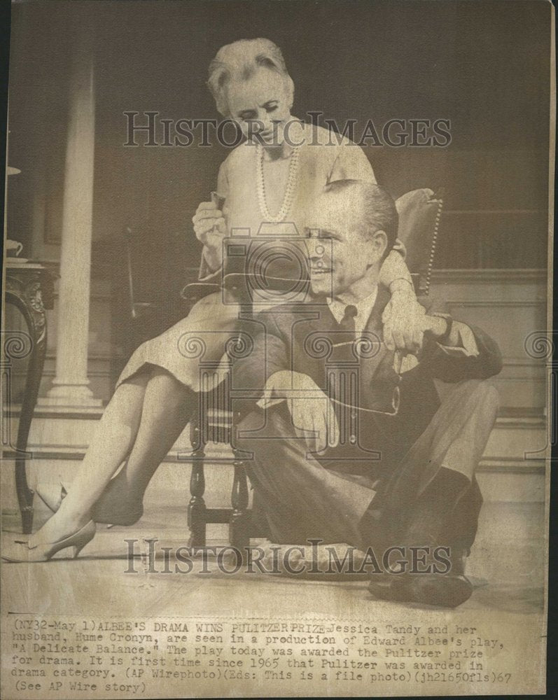 1967 Press Photo Jessica Tandy Husband Hume Cronyn - Historic Images