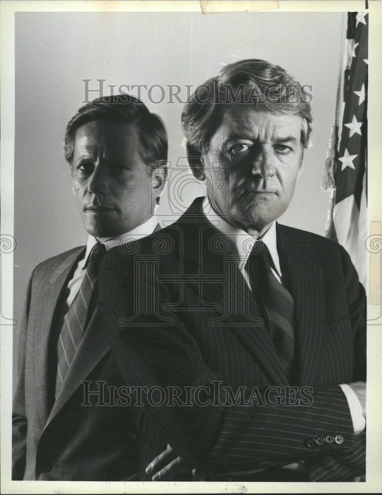 1986, Peter Strauss Hal Holbrook Under Siege - RRV80449 - Historic Images