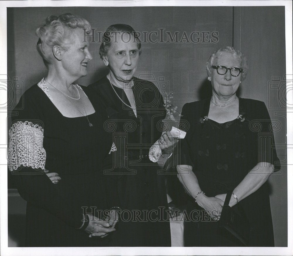 1955 Press Photo Socialite Mrs. John Sullivan - RRV80611 - Historic Images