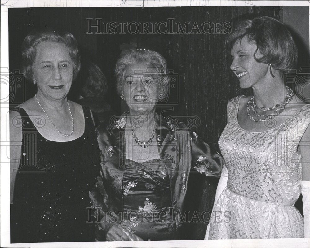 1964 Mrs Harry Huffman Mrs Williams Kurtz - Historic Images