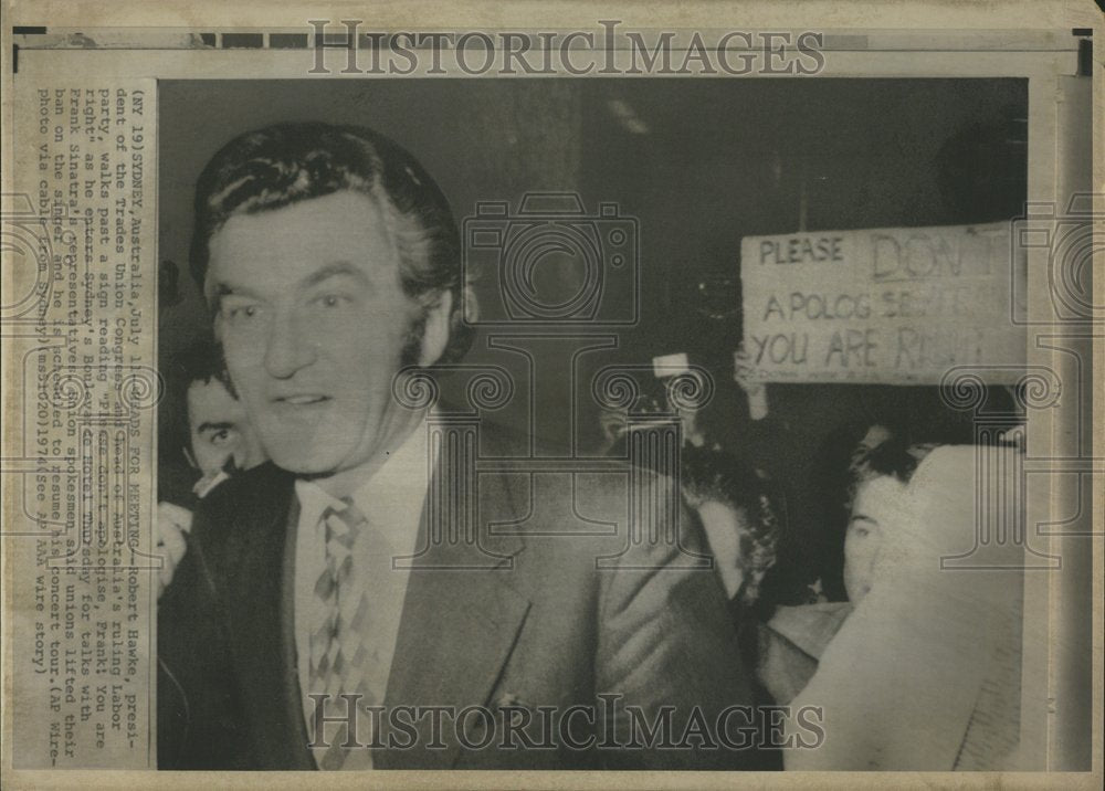 1974, Frank Sinatra &amp; Robert Hawke Boycott - RRV80997 - Historic Images