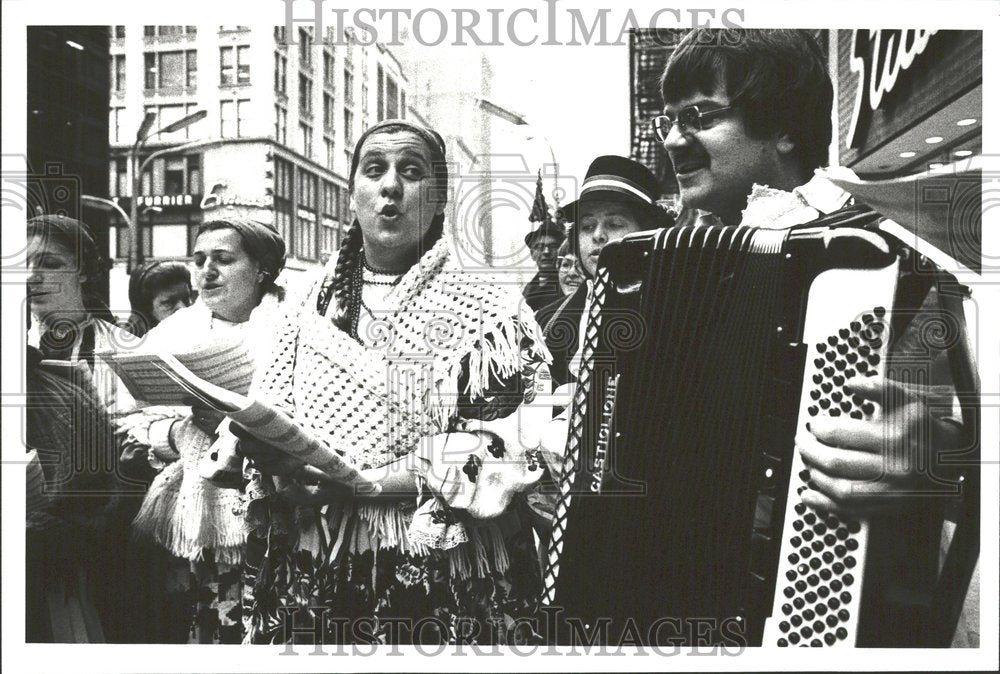 1977 Croatian Folk Leader Mary Ellen Ratkovich Caroling - RRV87221 - Historic Images