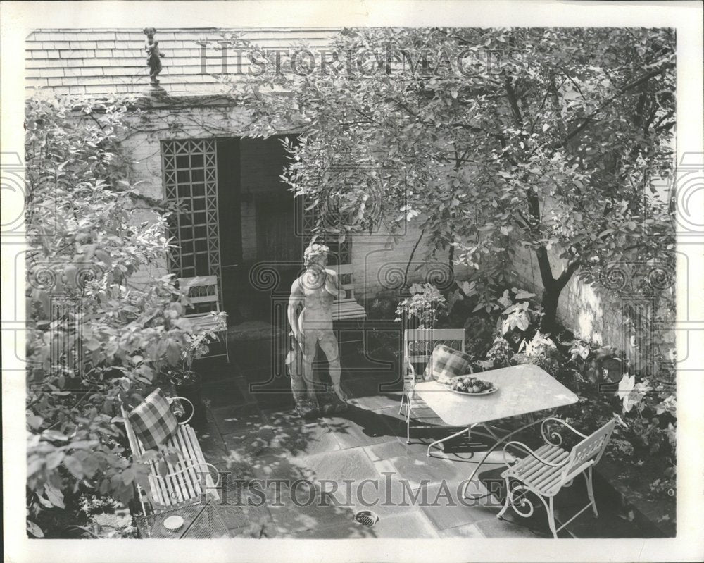 1959 Decorator Earle Perreault Garden-Historic Images