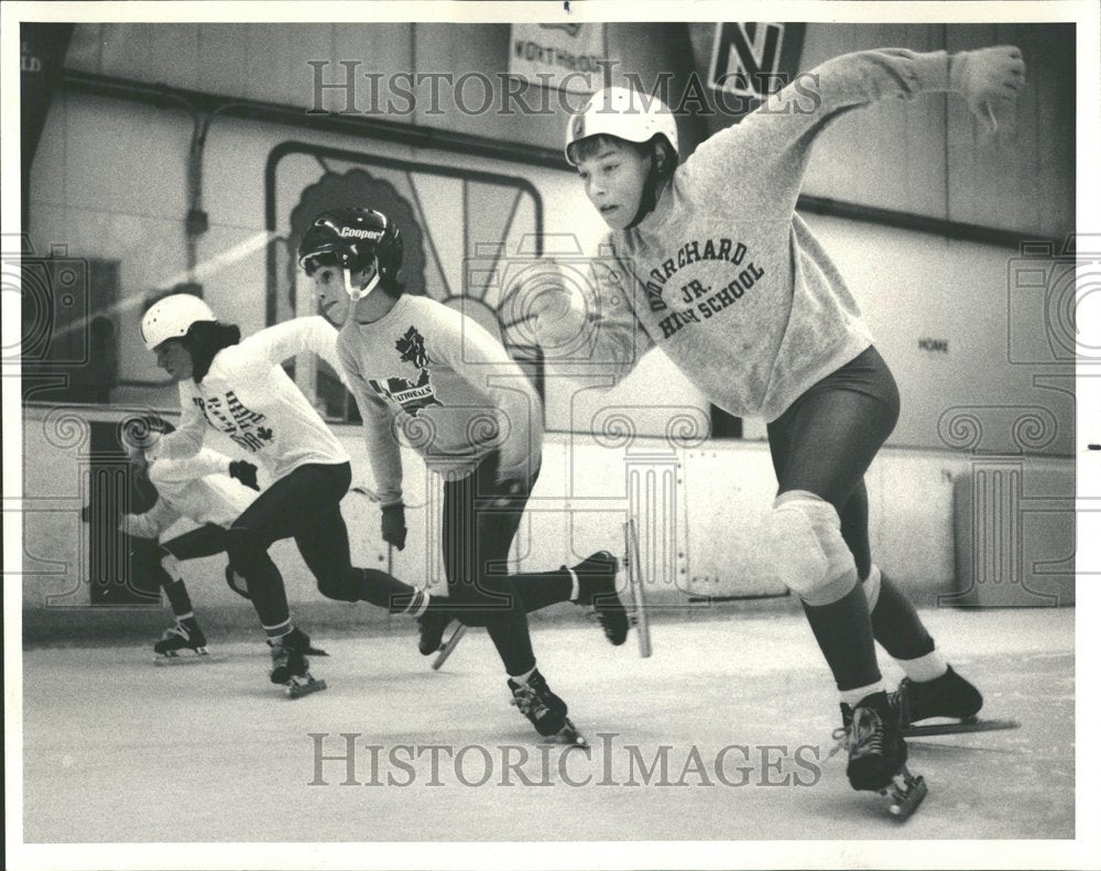 1985, Ice Skating - RRV87393 - Historic Images