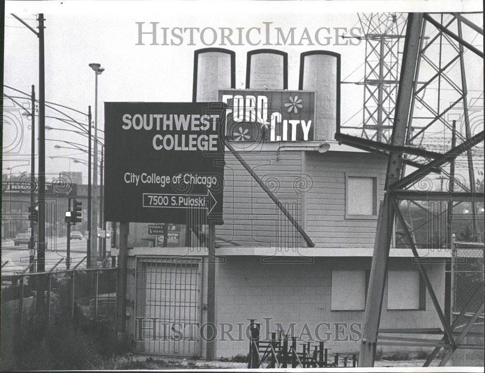 1970, Southwest City College Chicago - RRV87467 - Historic Images