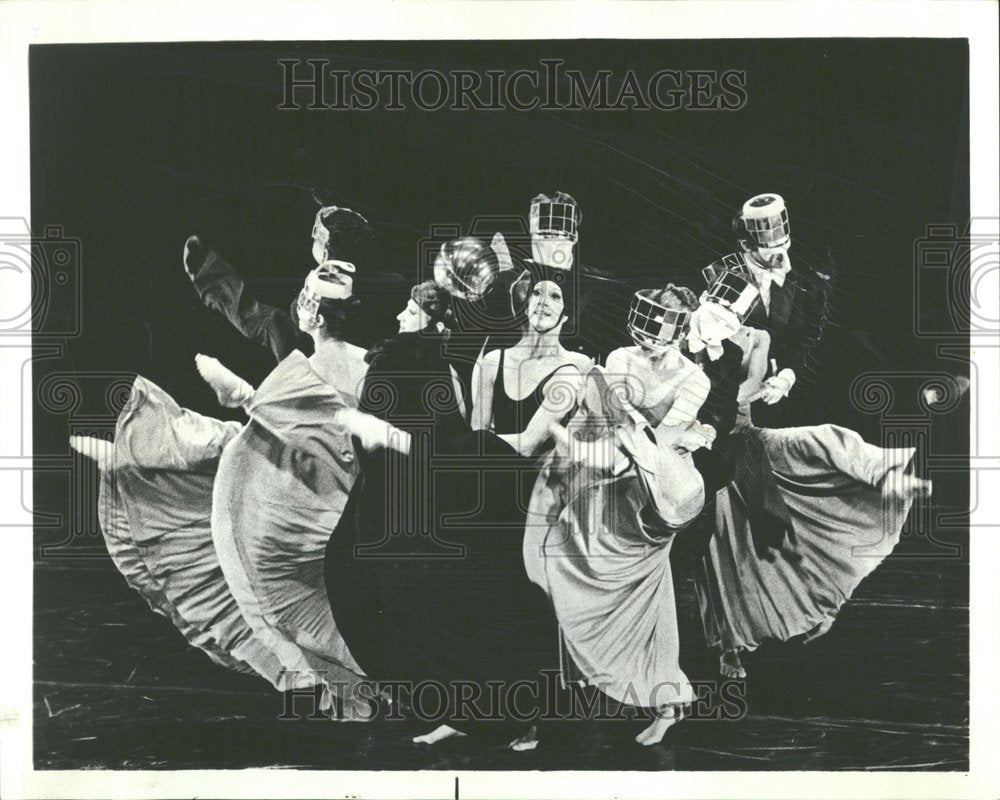 1981, Susan McGuire Paul Taylor Dance Co. - RRV87541 - Historic Images