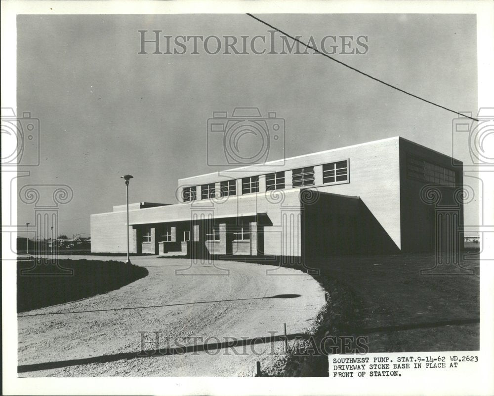 1963 Press Photo Water Pumping Station Southwest - RRV87779 - Historic Images