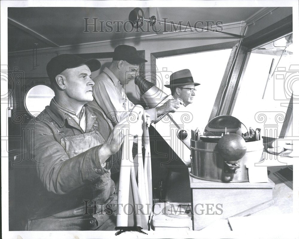 1958 Tug James J. Versluis Les Burszer-Historic Images